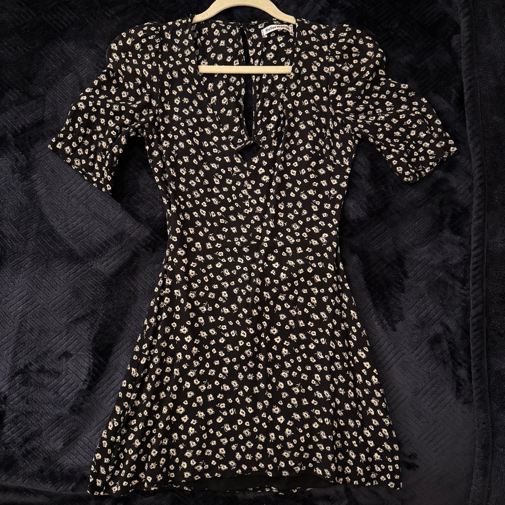 Reformation “Brielle” Vermont Dress ~ Mini Floral dress with semi open back - Picture 2 of 7